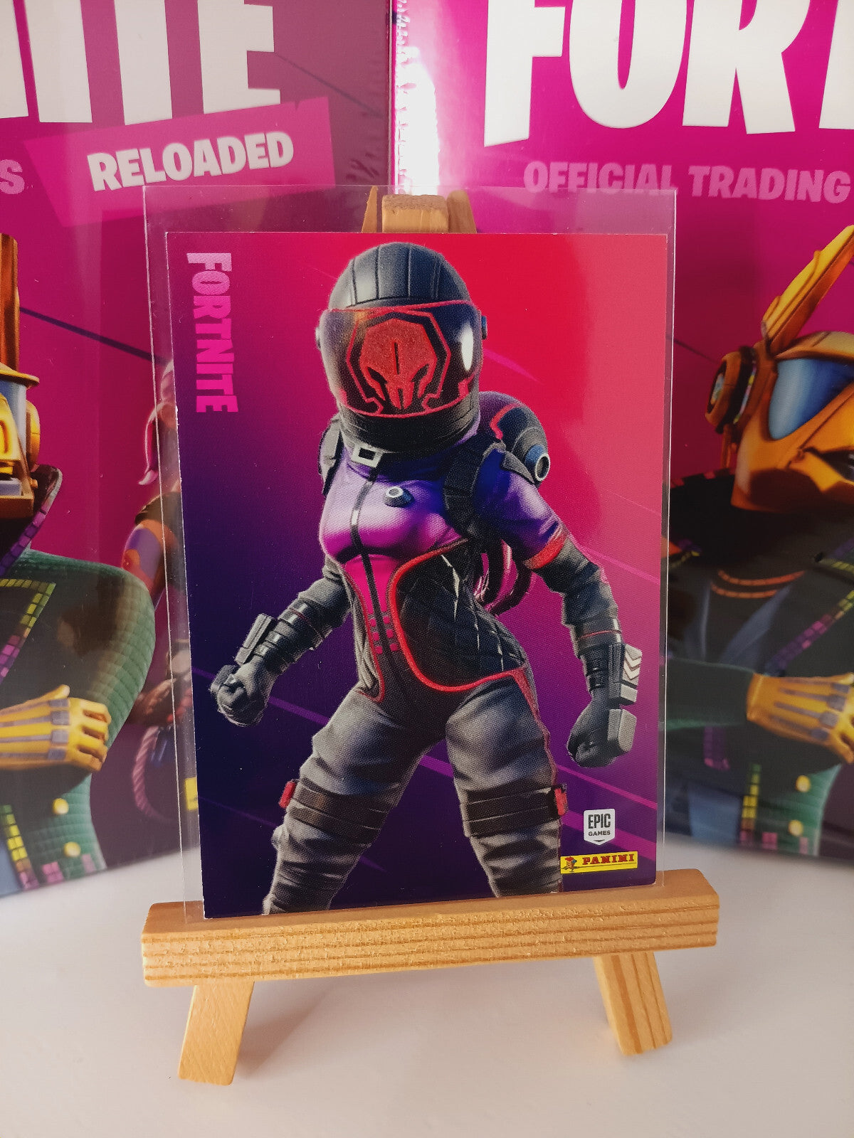 Fortnite Series 2 Reloaded Nummer 254 Corrupted Voyager Sammelkarte