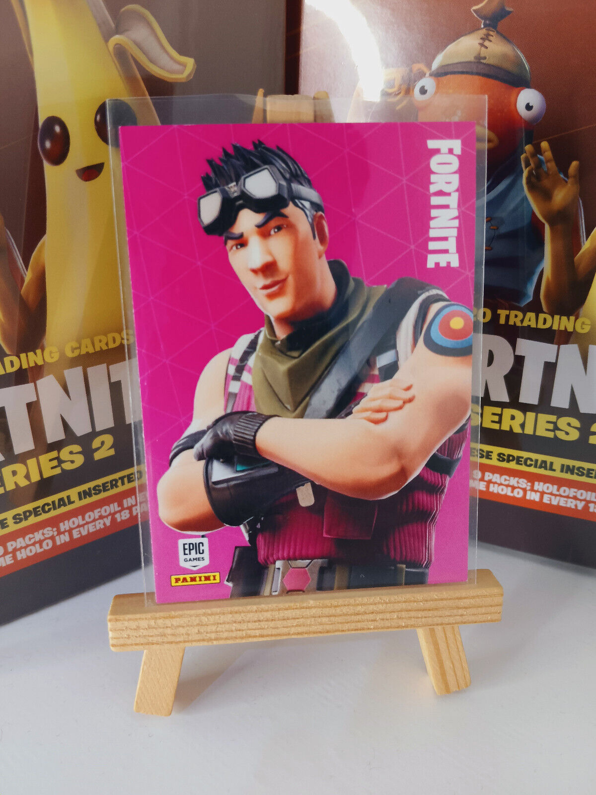 Fortnite Series 2 Nummer #33 Sureshot Sammelkarte