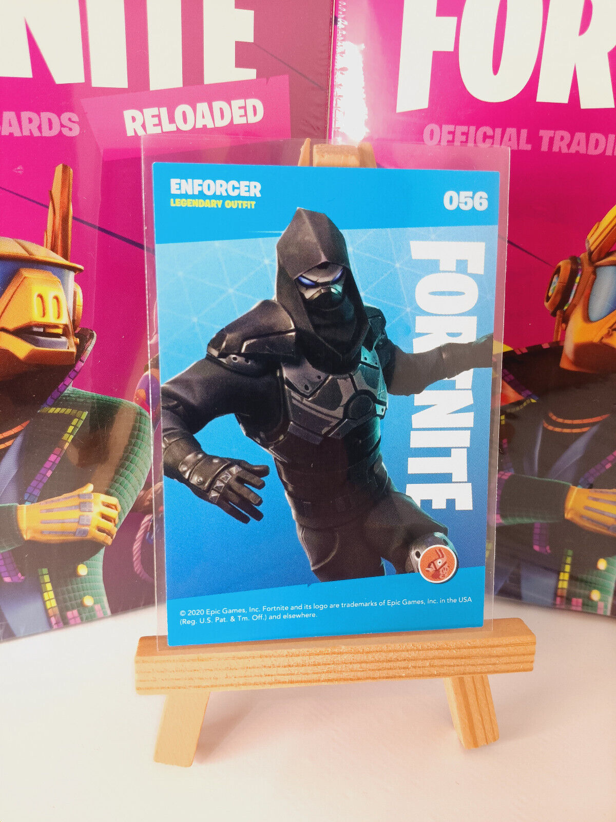 Fortnite Series 2 Reloaded Nummer #056 Enforcer Sammelkarte