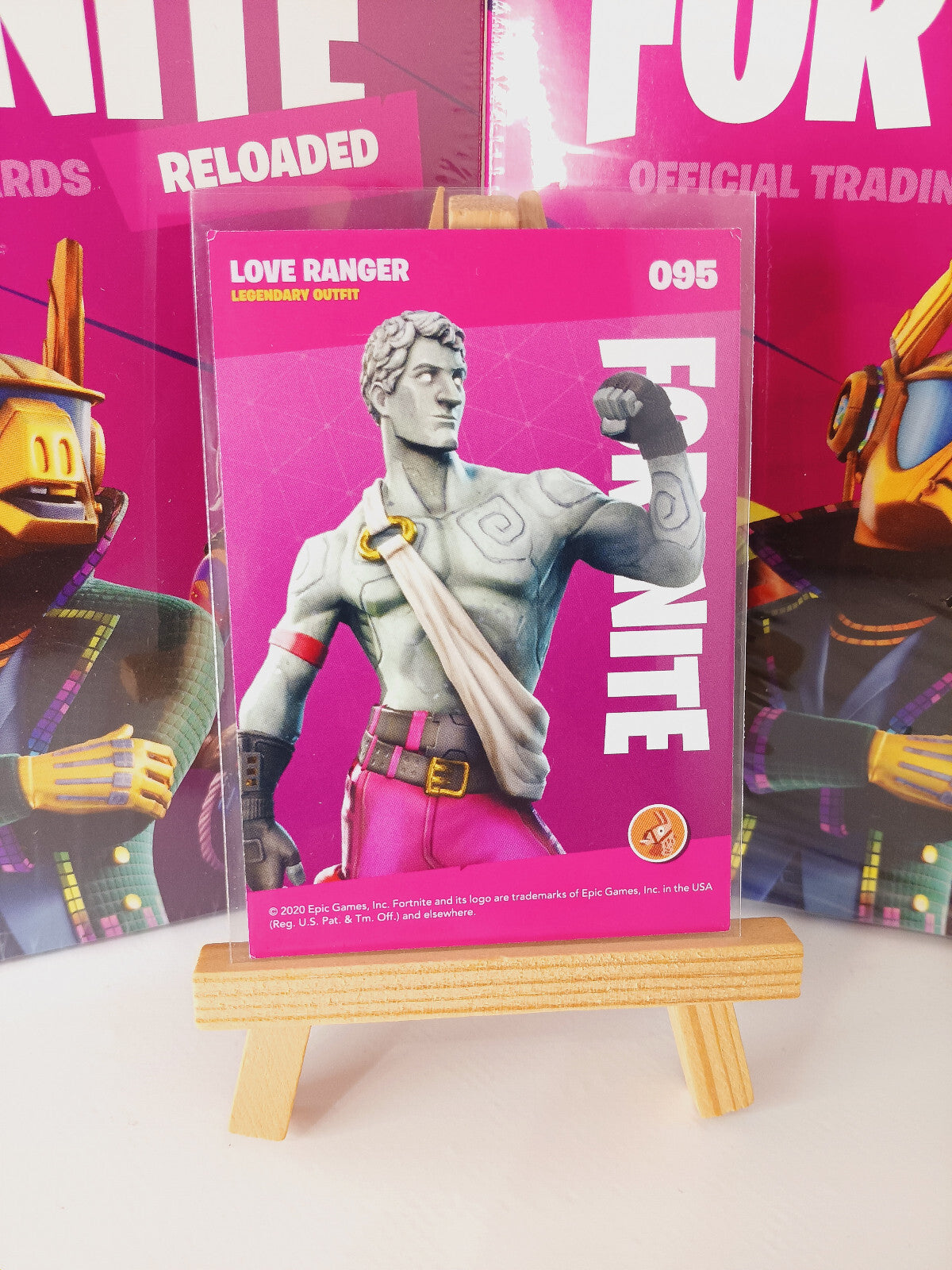 Fortnite Series 2 Reloaded Nummer #095 Love Ranger Sammelkarte