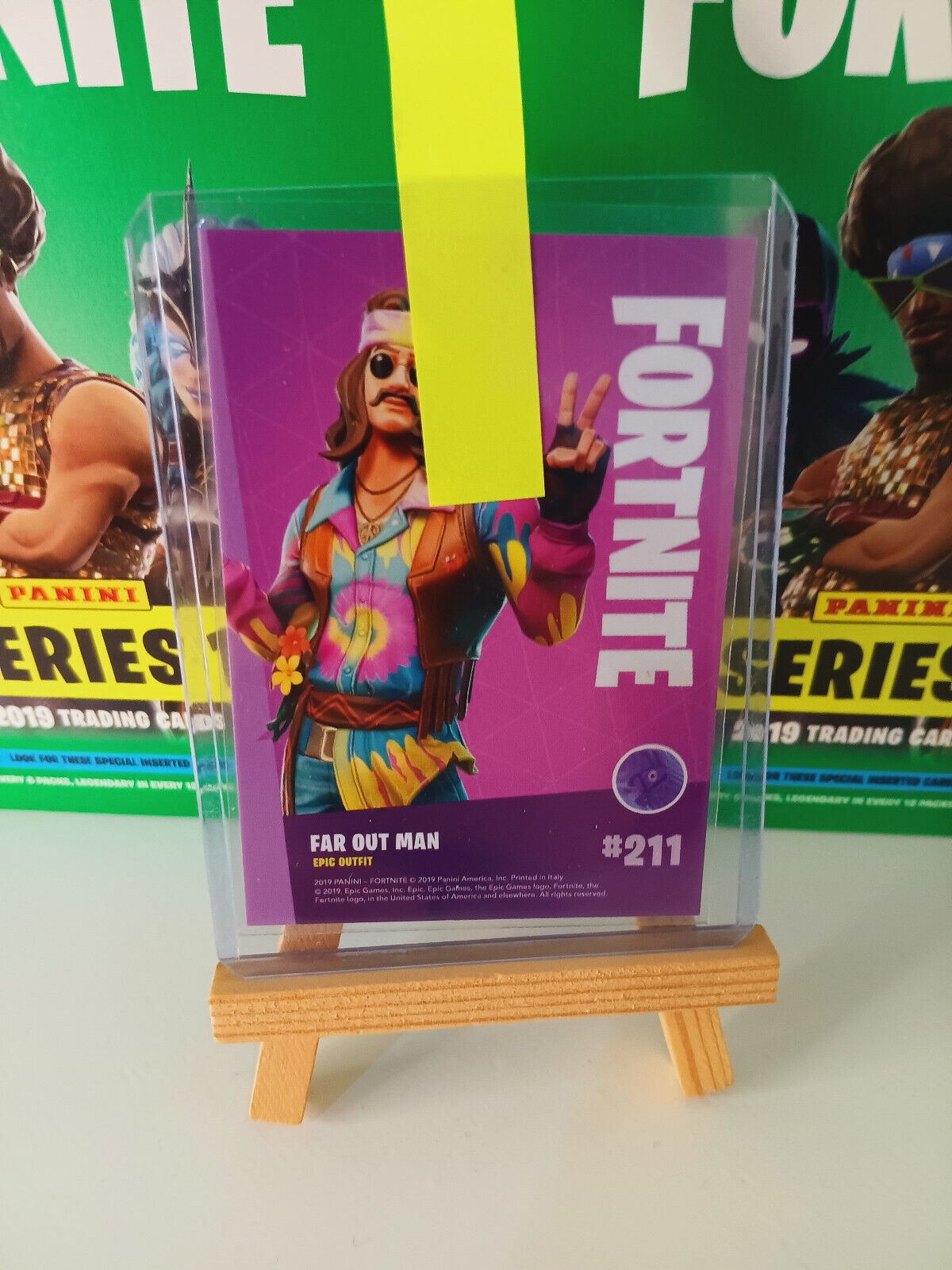 Fortnite Series 1 Nummer 211 Far out Man (Holo) Sammelkarte