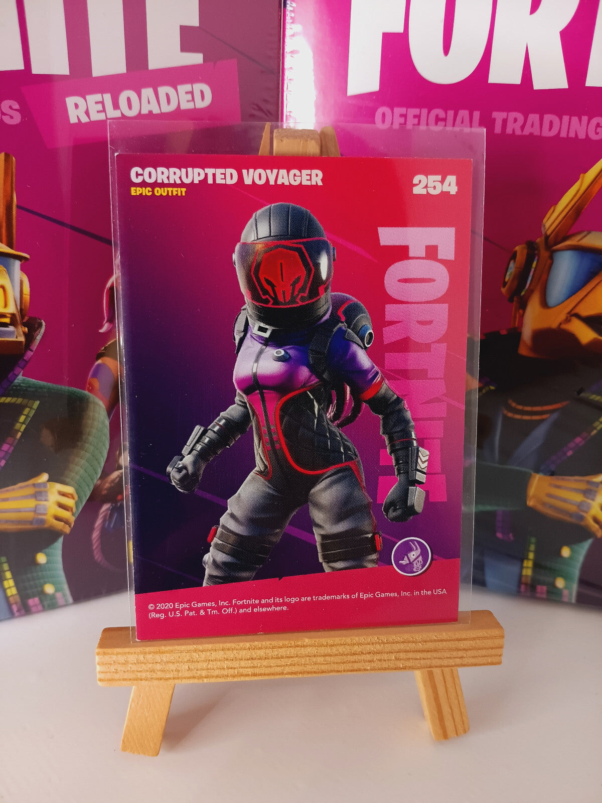 Fortnite Series 2 Reloaded Nummer 254 Corrupted Voyager Sammelkarte