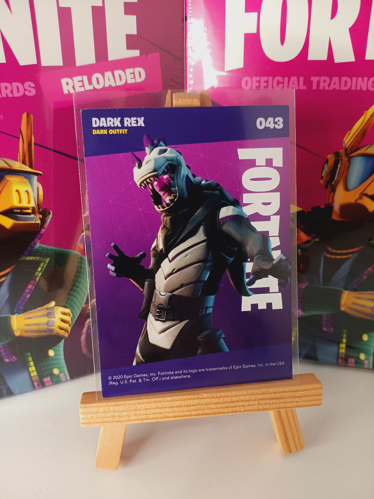 Fortnite Series 2 Reloaded Nummer #043 Dark Rex Sammelkarte