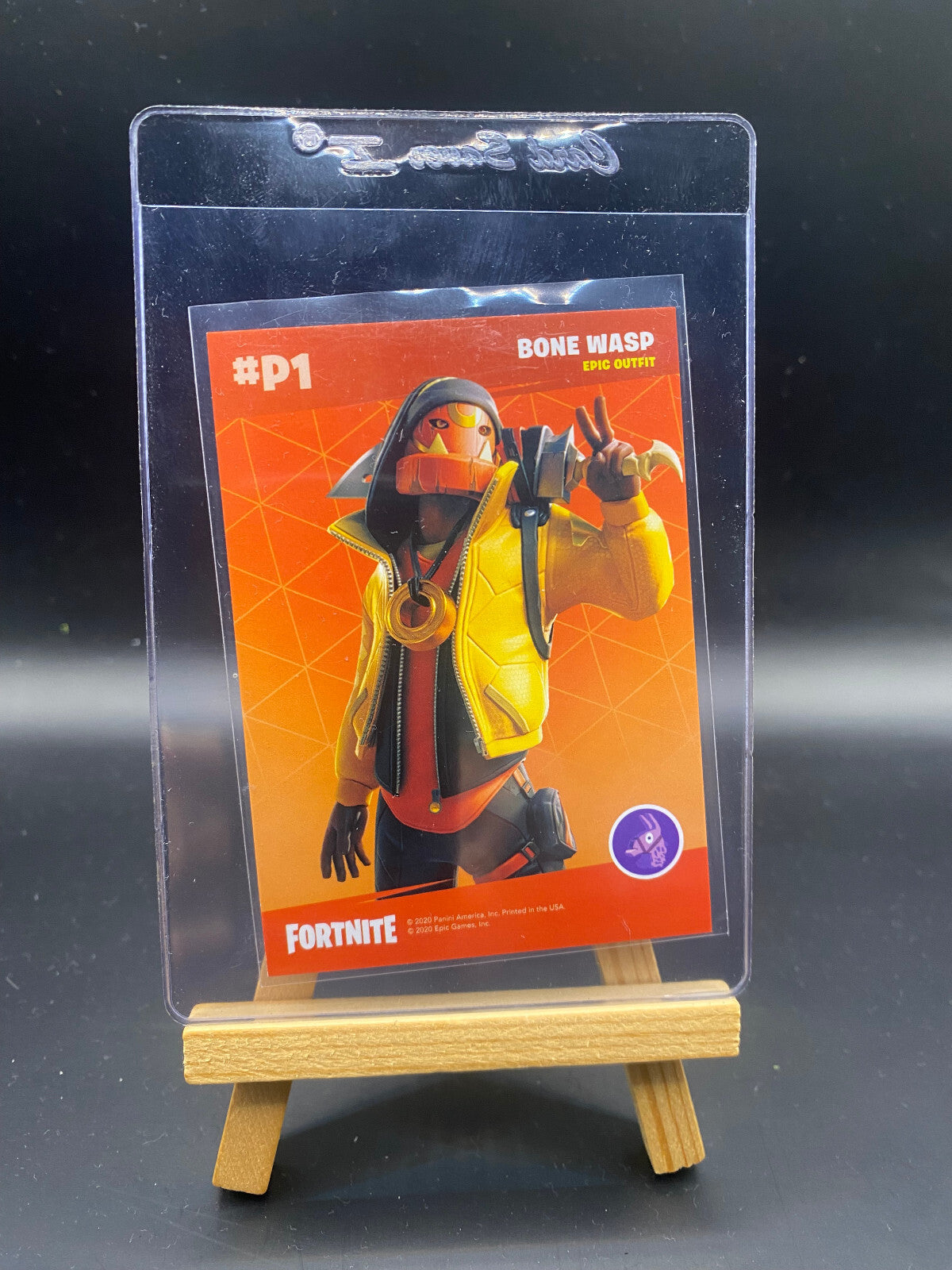 Fortnite Series 2 Nummer P01 Bone Wasp Promo Karte (Crystal) Sammelkarte
