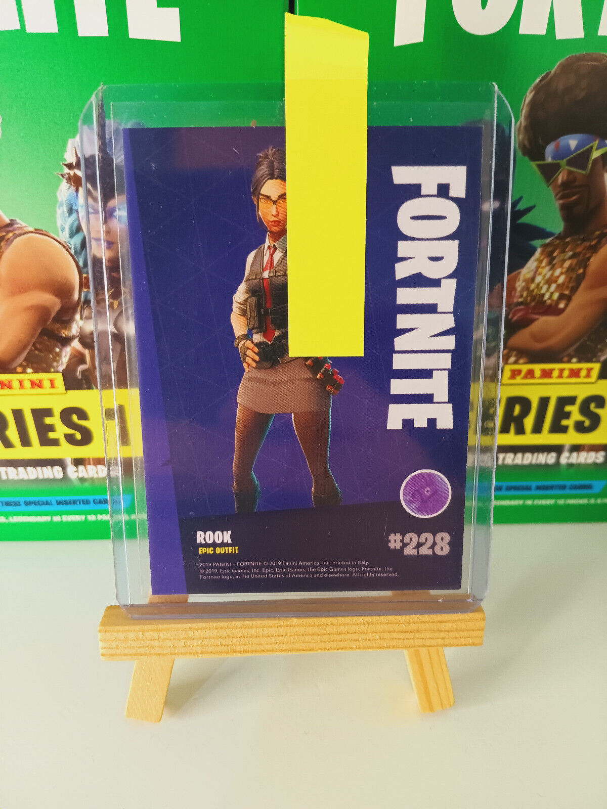 Fortnite Series 1 Nummer 228 Rook (Holo) Sammelkarte