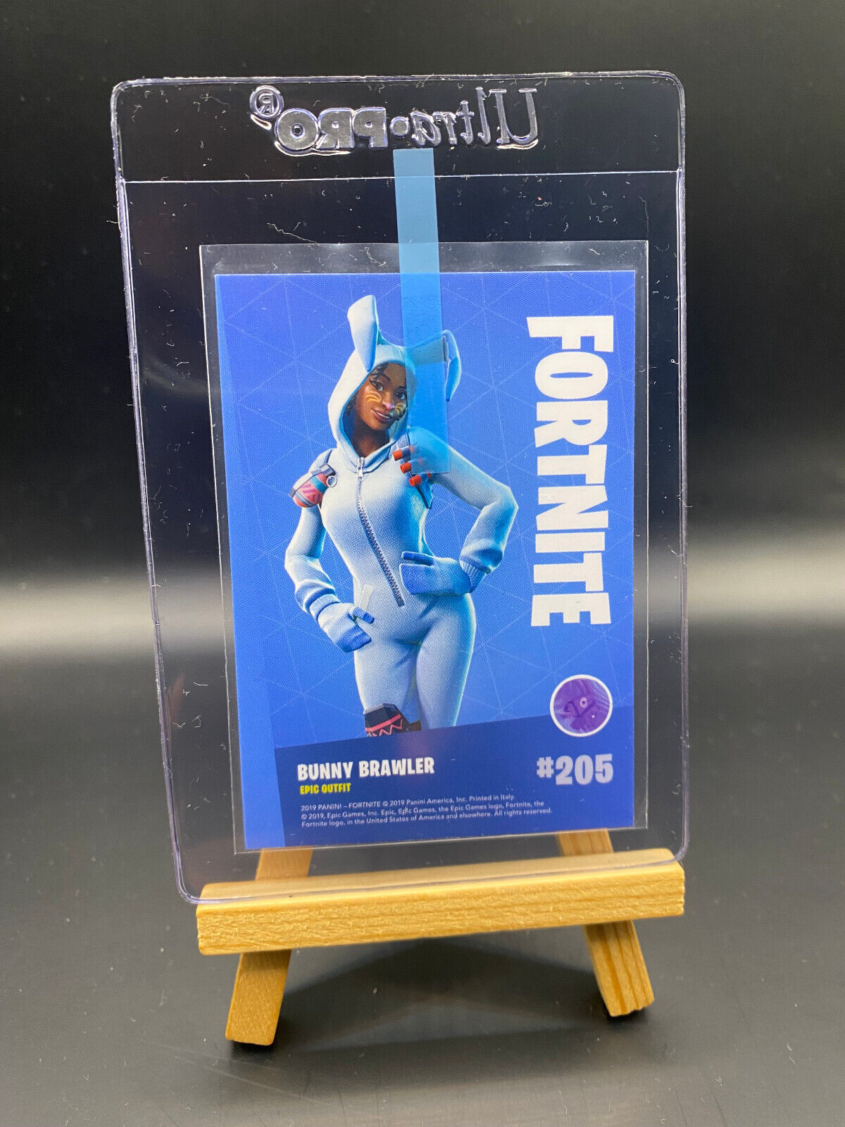Fortnite Series 1 Nummer 205 Bunny Brawler (Holo) Sammelkarte